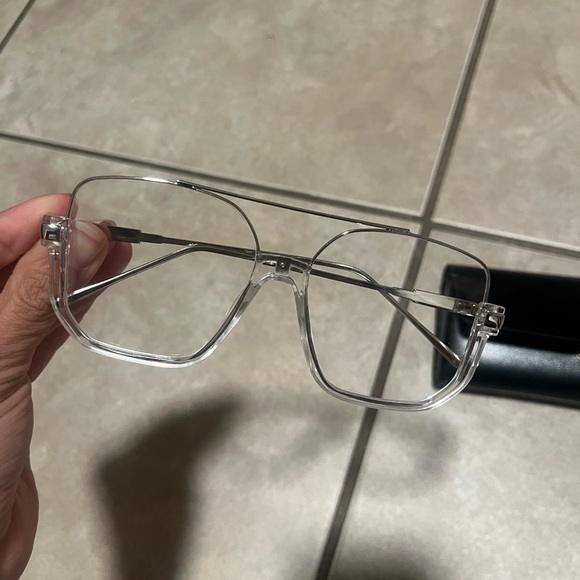 Fashion Glasses - Picture 2 of 4